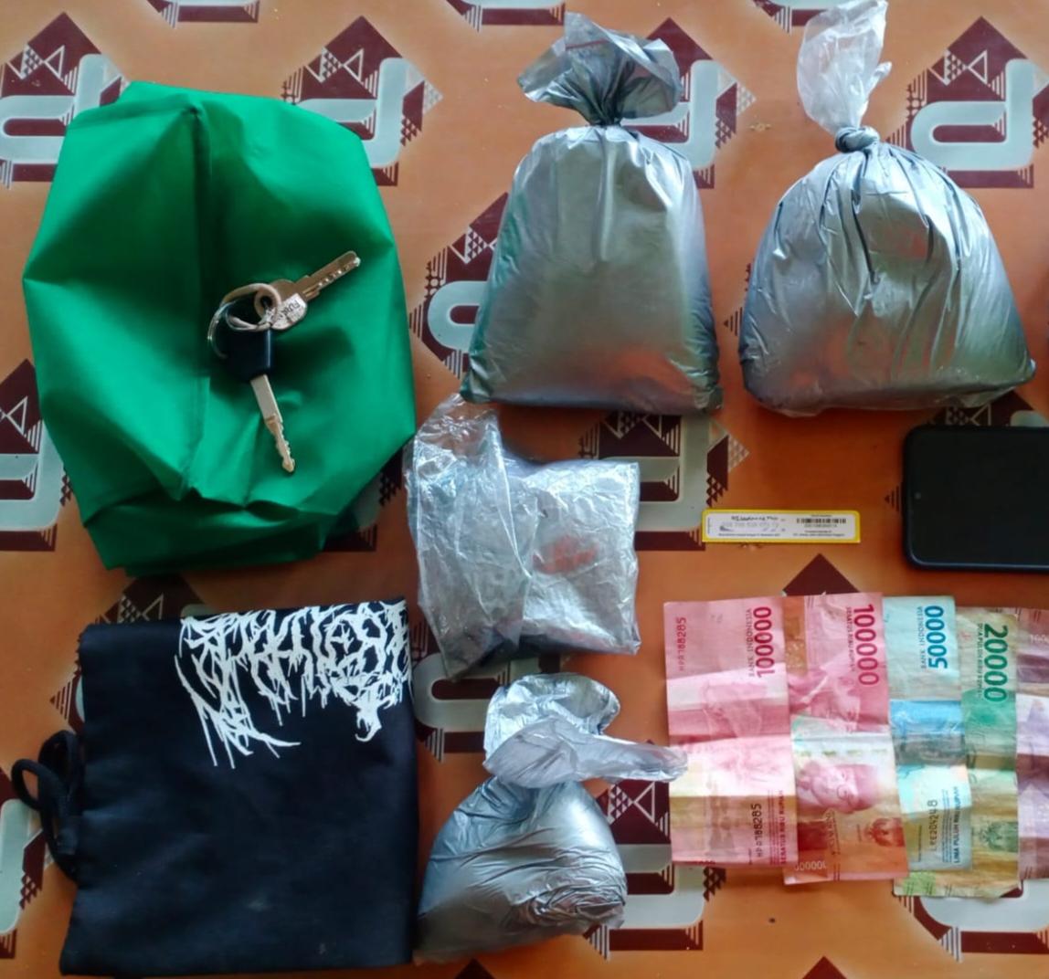 Bubuk-peledak-Situbondo-disita.jpg