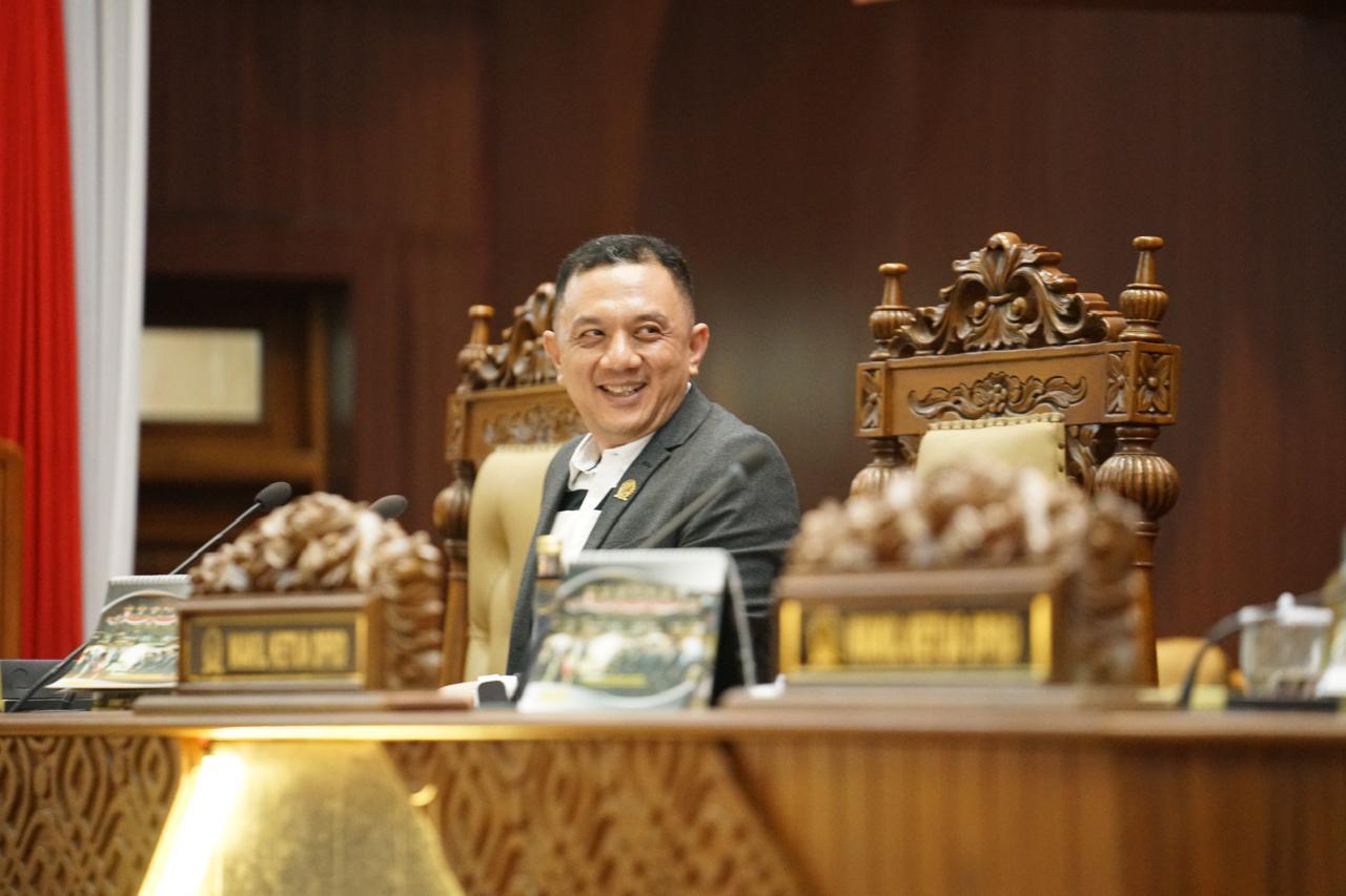 Deni-Wicaksono-Wakil-Ketua-DPRD-Jatim-dari-Fraksi-PDI-Perjuangan.jpg
