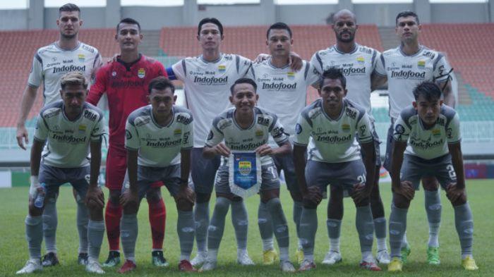 Foto-Skuat-Persib-Bandung-melawan-Persikabo-1973.jpg