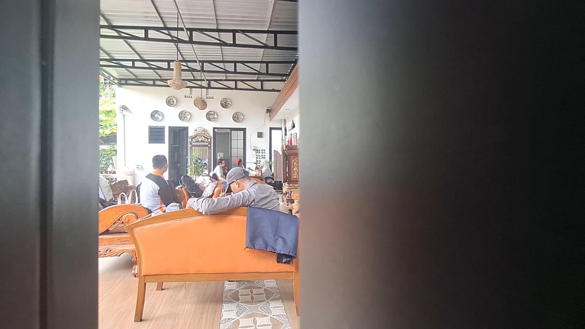 GELEDAH-Suasana-penggeledahan-Kediaman-Kepala-Dinas-PUPR-Thariq-Megah.jpg