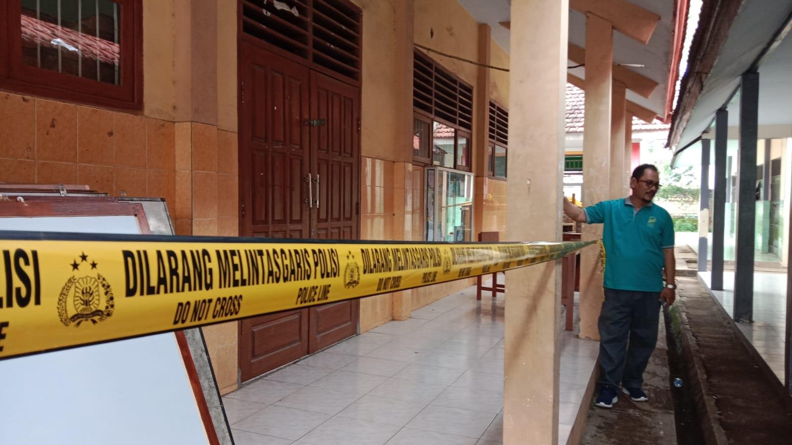 Ruang Laboratorium SMKN Kotaanyar Dibobol Maling, Puluhan Laptop Lenyap