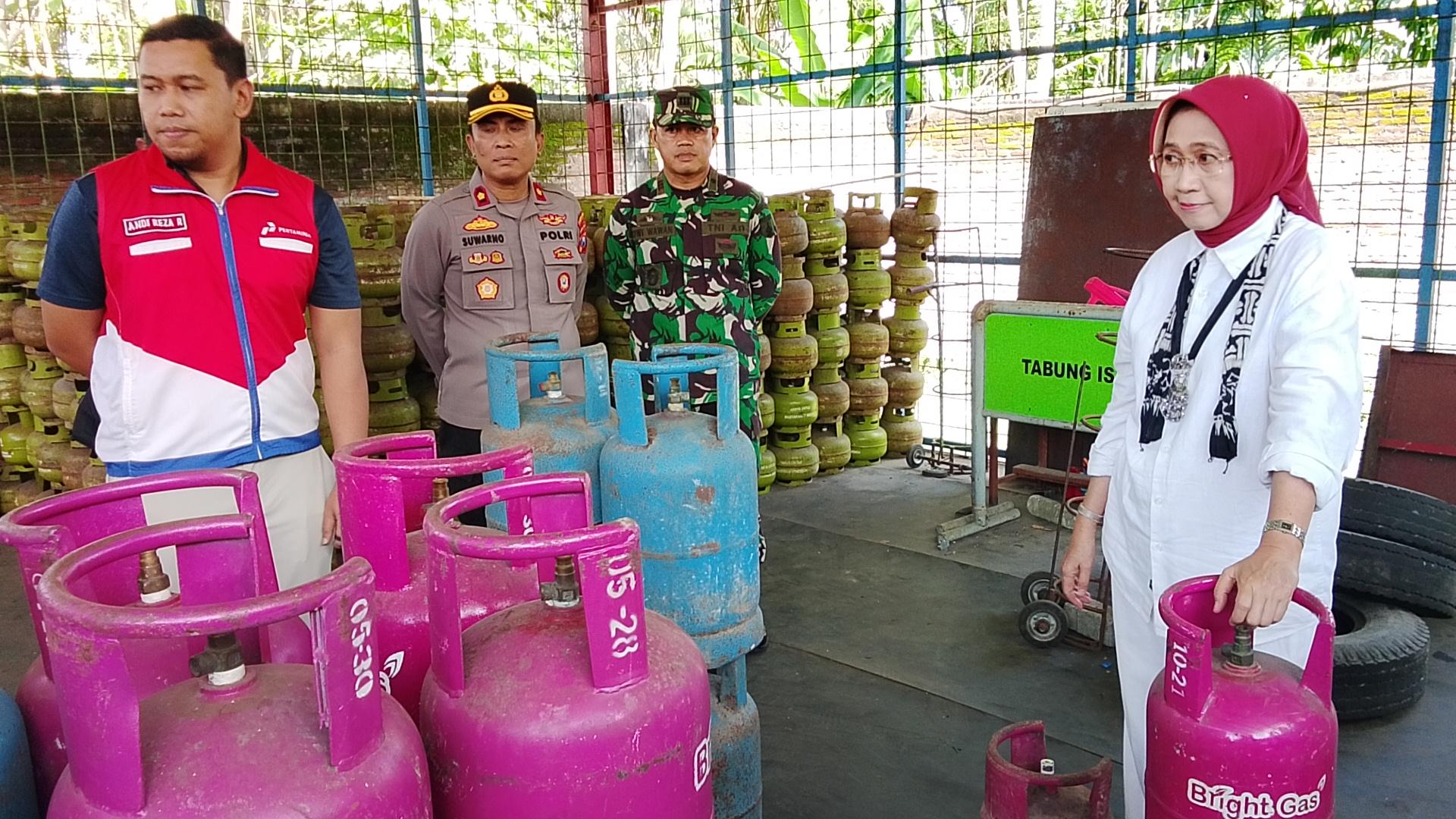 Sebabkan Kelangkaan, Pertamina Kembali Tutup Pangkalan LPG di Lumajang