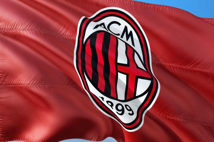 Ilustrasi-bendera-AC-Milan.jpg