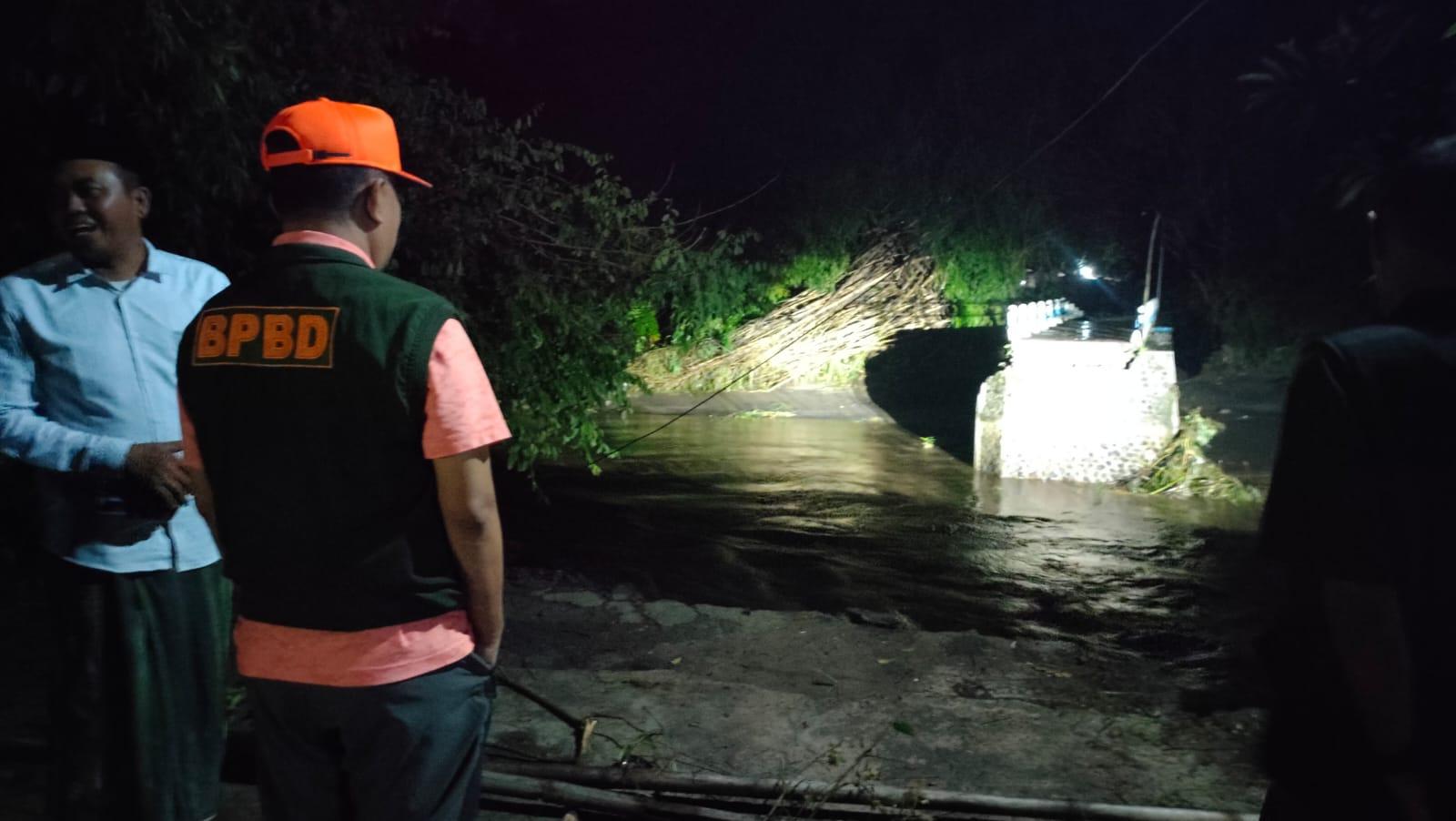 Jembatan Darurat dan Perahu Karet Disiapkan untuk Warga Seboro yang Terisolir 