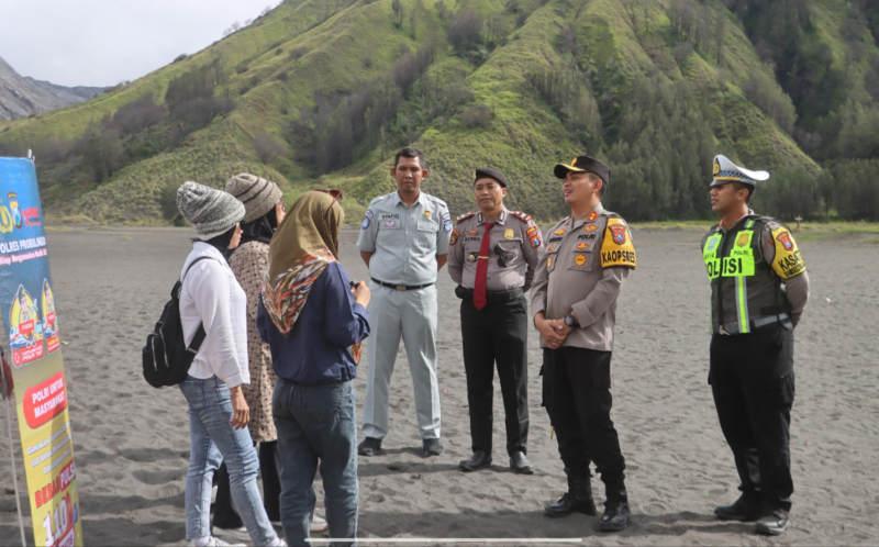 Kapolres-probolinggo-di-Gunung-bromo.jpg