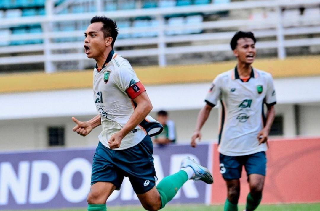 Kapten-tim-Pasuruan-United-Ricko-Hardiansah-melakukan-selebrasi-Sabtu-1362026.jpg