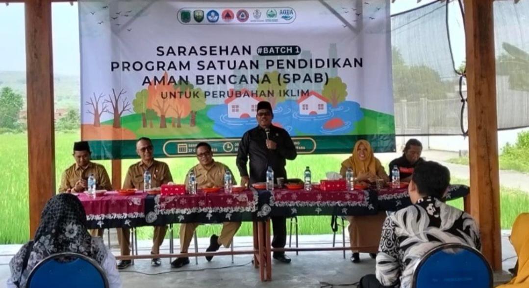 Ketua-DPRD-Kabupaten-Pasuruan-Samsul-Hidayat-saat-sarasehan-program-SPAB.jpg