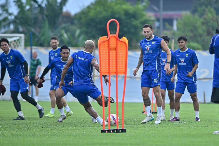 Latihan-perdana-Persib-Bandung.jpg