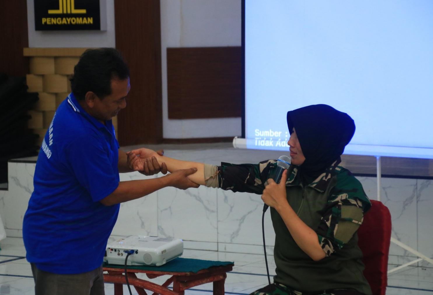 Jadi Bekal saat Bebas, Para Napi di Lapas Banyuwangi Diajari Jadi Terapis Tradisional