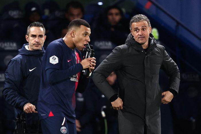 Luis-Enrique-bersama-Kylian-Mbappe-dalam-laga-PSG-vs-Metz.jpg
