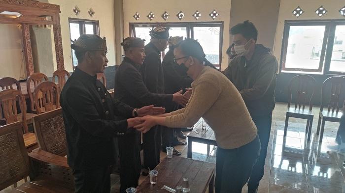 Lima Orang yang Terlibat Kebakaran Gunung Bromo Minta Maaf Langsung ke Warga Tengger