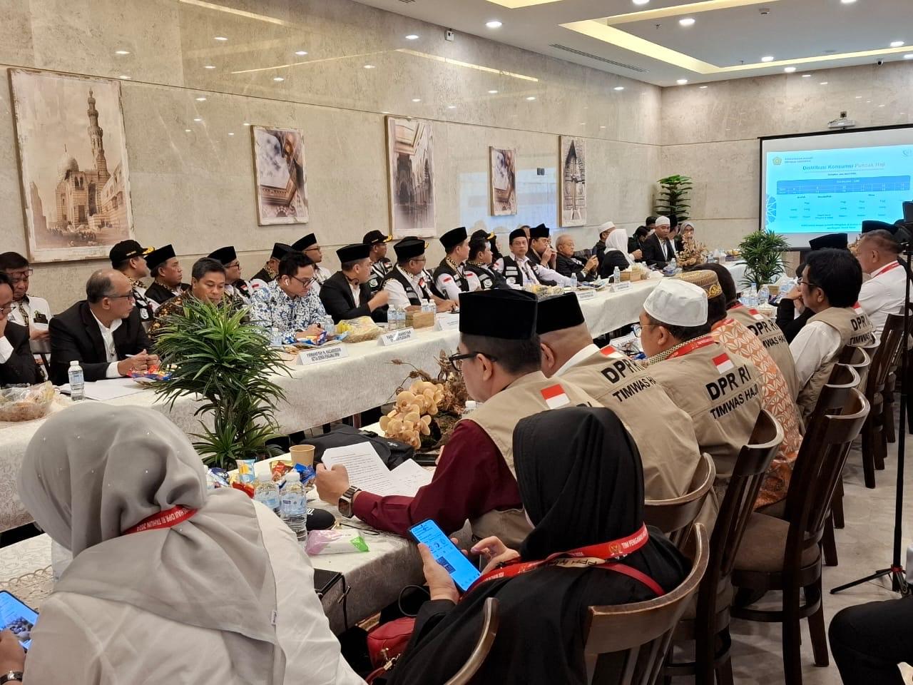 PPIH-Arab-Saudi-menggelar-rapat-dalam-pelaksanaan-haji-2024.jpg
