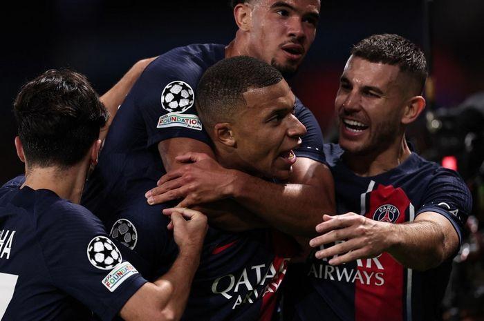 Para-pemain-PSG-merayakan-gol-yang-dicetak-Kylian-Mbappe-ke-gawang-AC-Milan-di-Liga-Champions.jpg