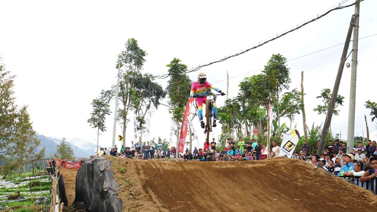 Banyuwangi Ijen Geopark Downhill Berlangsung Sengit, Pembalap: Sangat Menantang