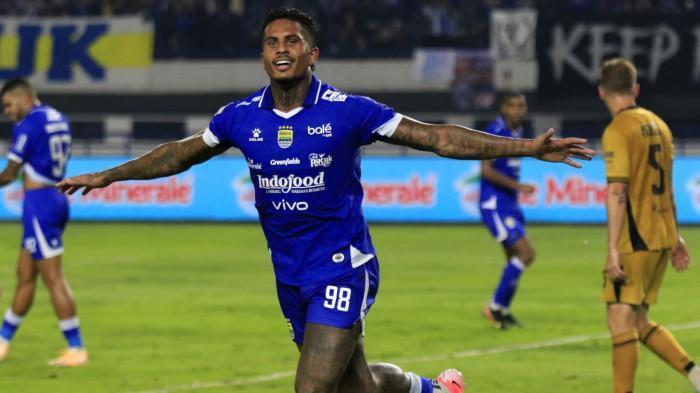 Pemain-Persib-Bandung-Ramon-Tanque-melakukan-selebrasi-usai-mencetak-gol-ke-gawang-Bhayangkara-FC.jpg