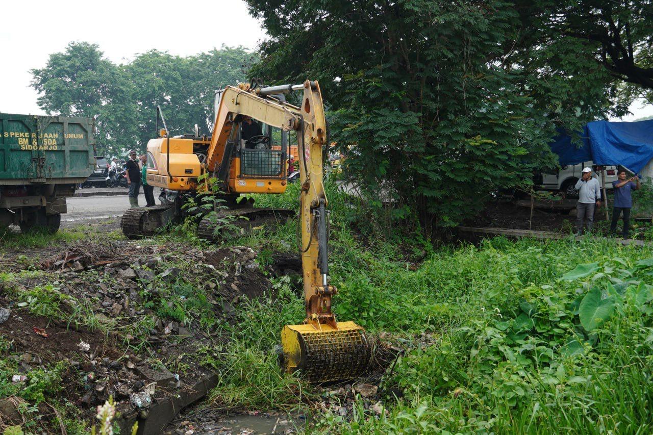 Pembersihan-sungai-Wunut-Sidoarjo.jpg