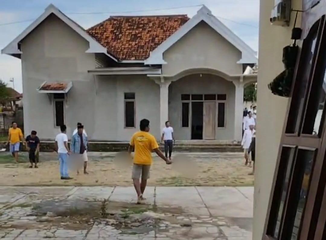 Pengeroyokan-warga-di-Sampang-Madura.jpg