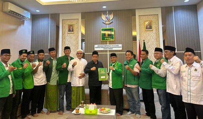 Penyerahan-rekom-untuk-Gus-Mujib-sebagai-Bakal-Calon-Bupati-Pasuruan.jpg