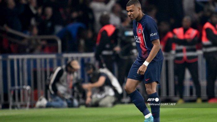 Penyerang-Paris-Saint-Germain-Prancis-07-Kylian-Mbappe-meringis.jpg