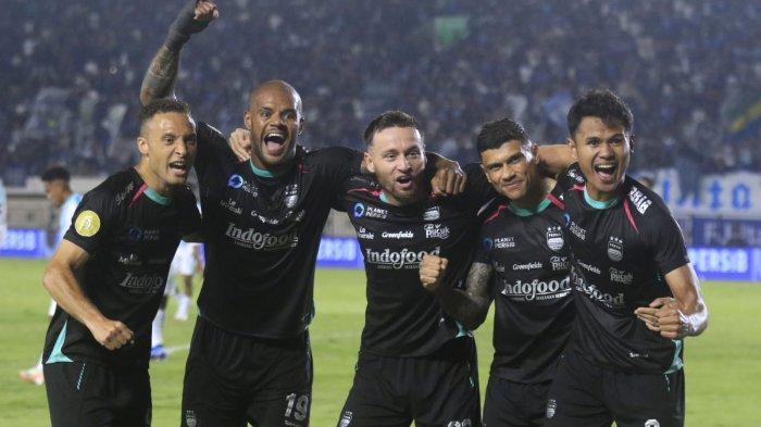 Update Kabar Persib Bandung, Bobotoh Curigai 1 Sosok Hingga Pilar Arema FC Beri Kode Keras