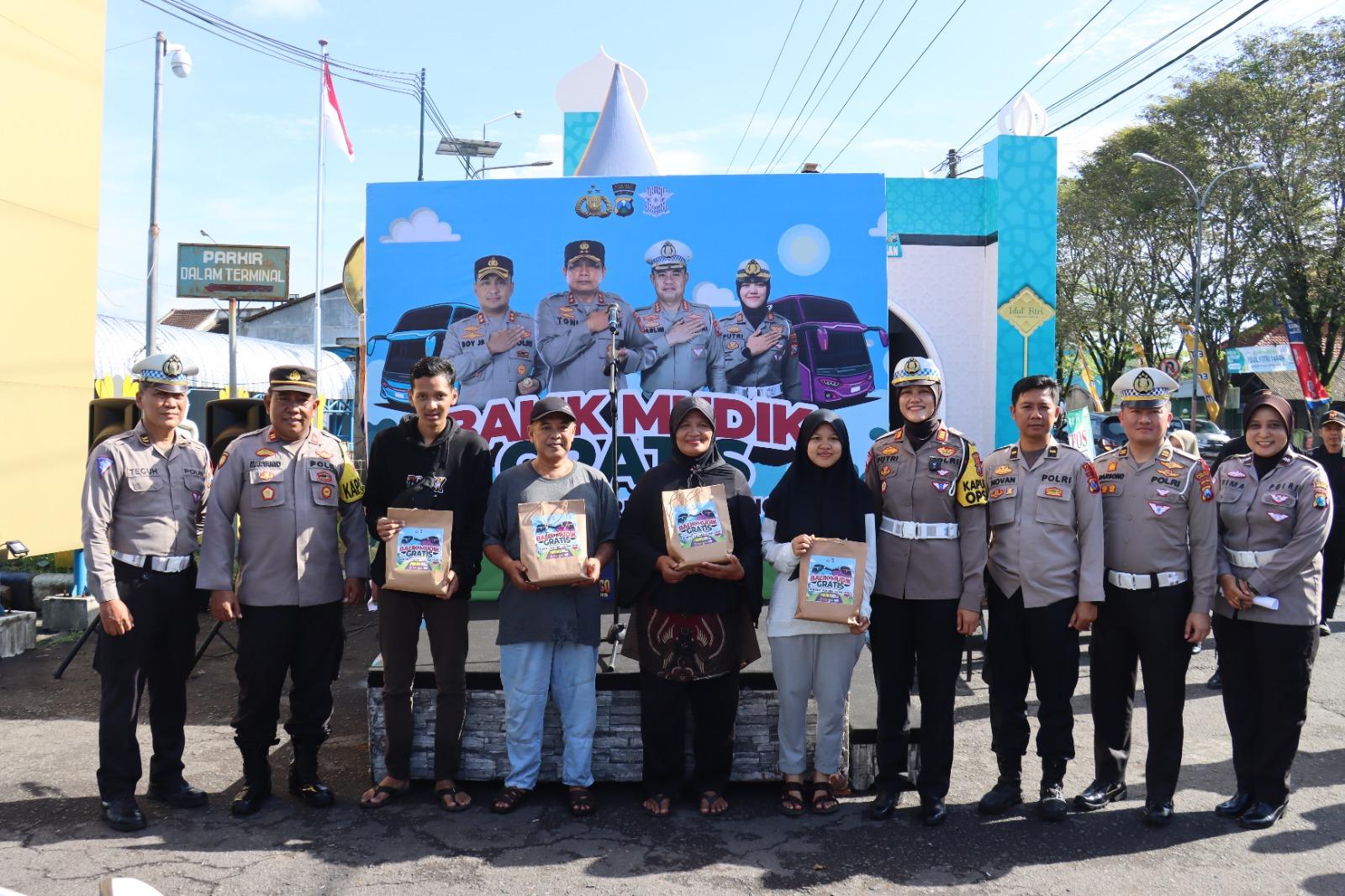 120 Penumpang Ikuti Program Balik Gratis Polres Lumajang, Ada yang Daftar Dadakan