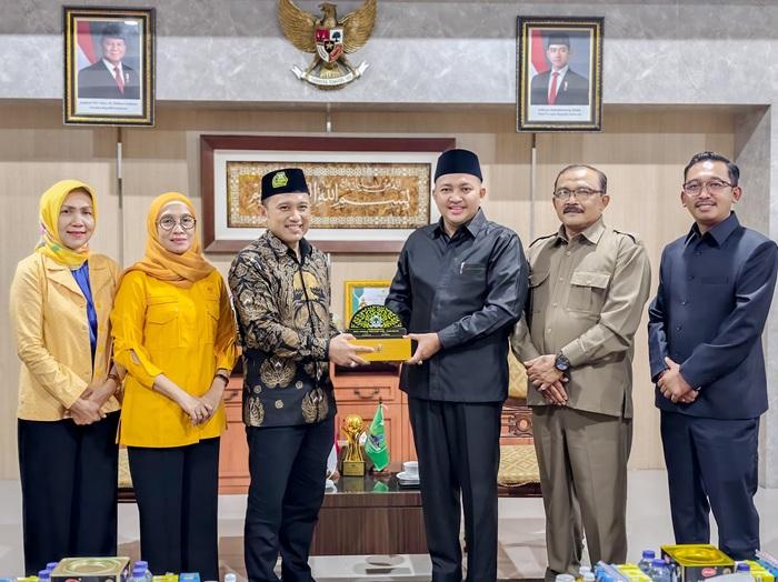 SILATURAHMI-Jajaran-pengurus-baru-DPD-Partai-Golkar-Kabupaten-Pasuruan.jpg