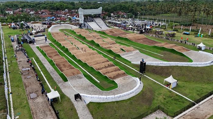Sirkuit-BMX-Muncar-Banyuwangi-yang-merupakan-sirkuit-supercross-berstandar.jpg