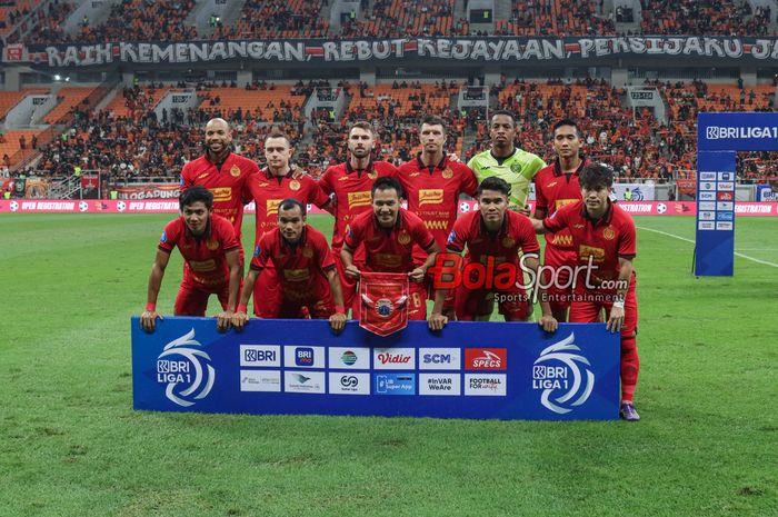 Skuad-Persija-Jakarta-sedang-berfoto-bersama.jpg