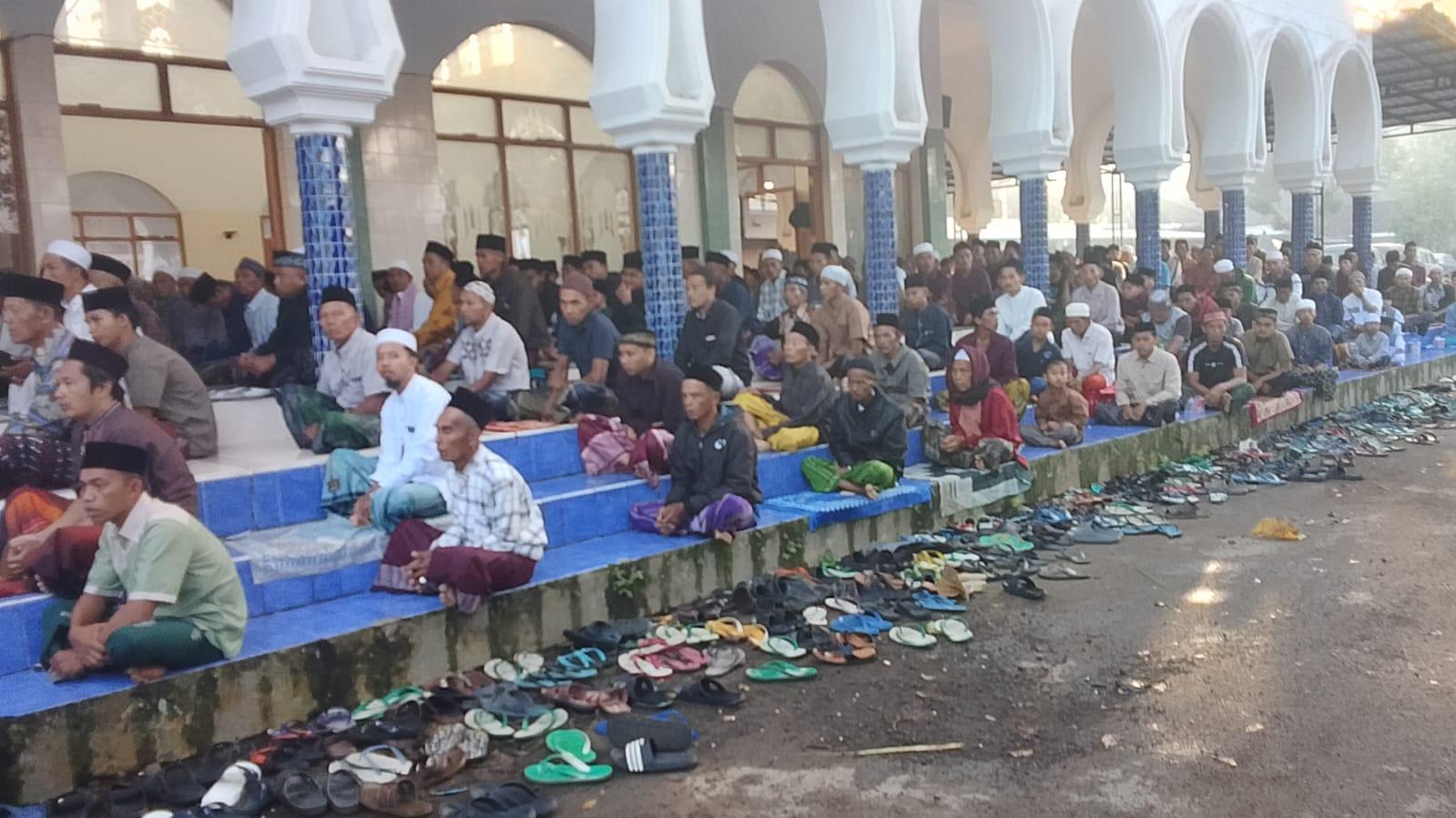 Warga Suger Kidul Jember Salat Id dan Rayakan Idul Fitri Hari Ini