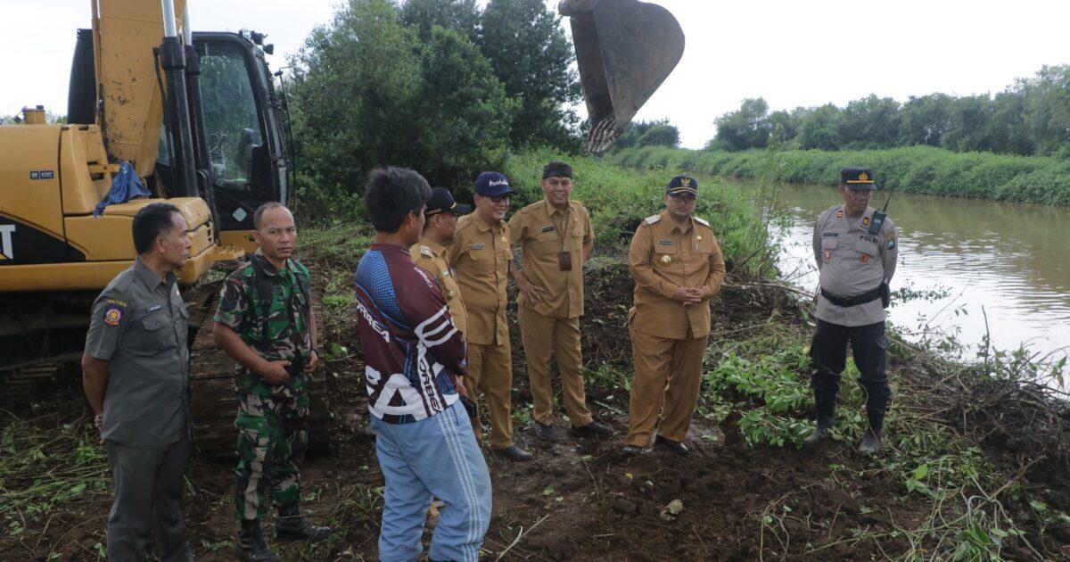 Wabup Probolinggo Pantau Normalisasi Sungai Kedunggaleng