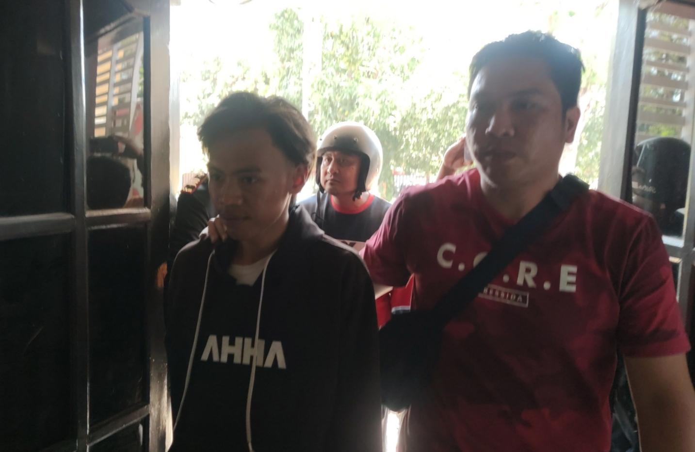 Anak Terlibat Kasus Pembacokan Ibu Kandung Bareng Ayah, Menangis Saat Diperiksa Polisi
