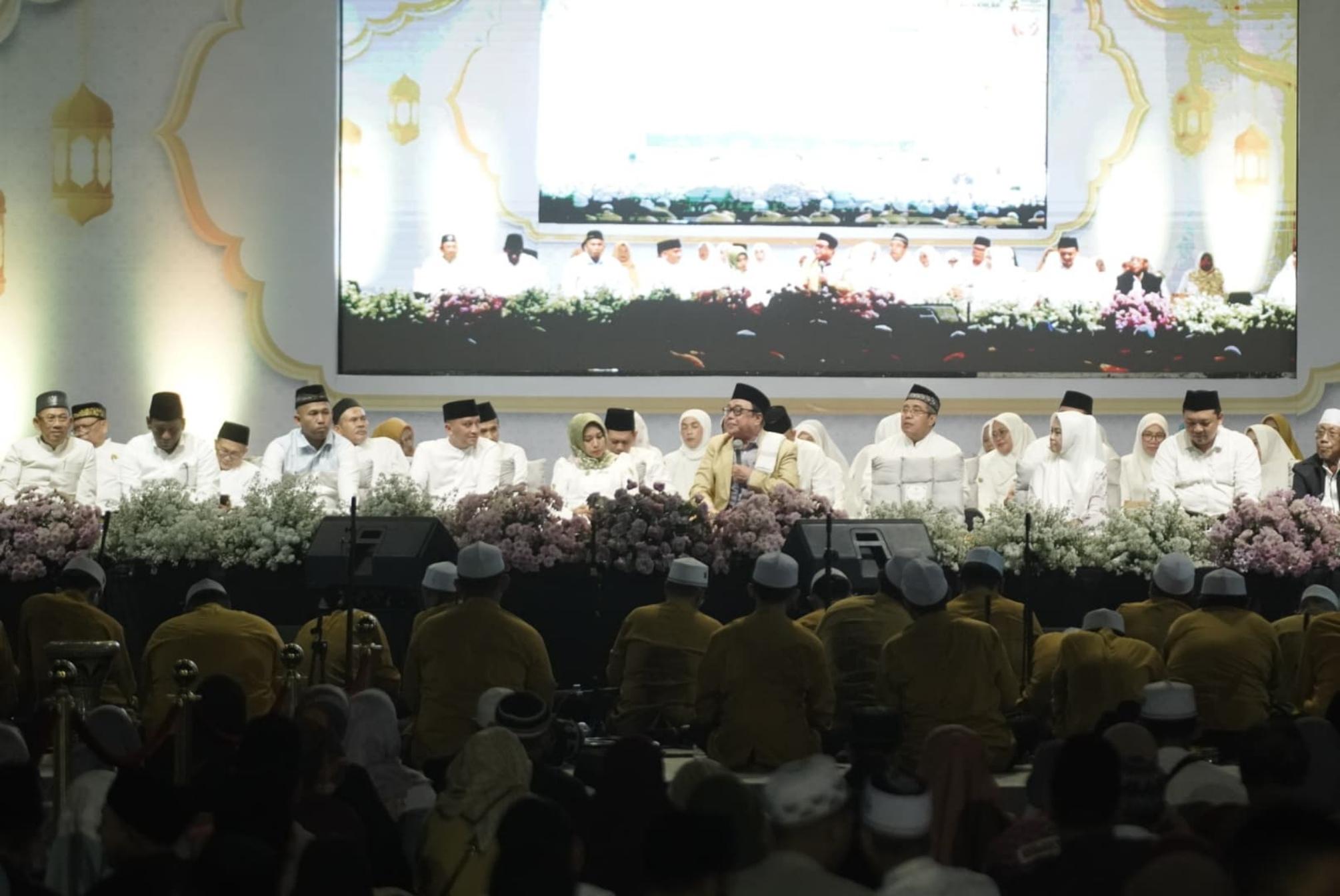 Ribuan Masyarakat Larut Bersholawat Bereng Wali Kota saat Peringati HUT Kota Mojokerto ke-107