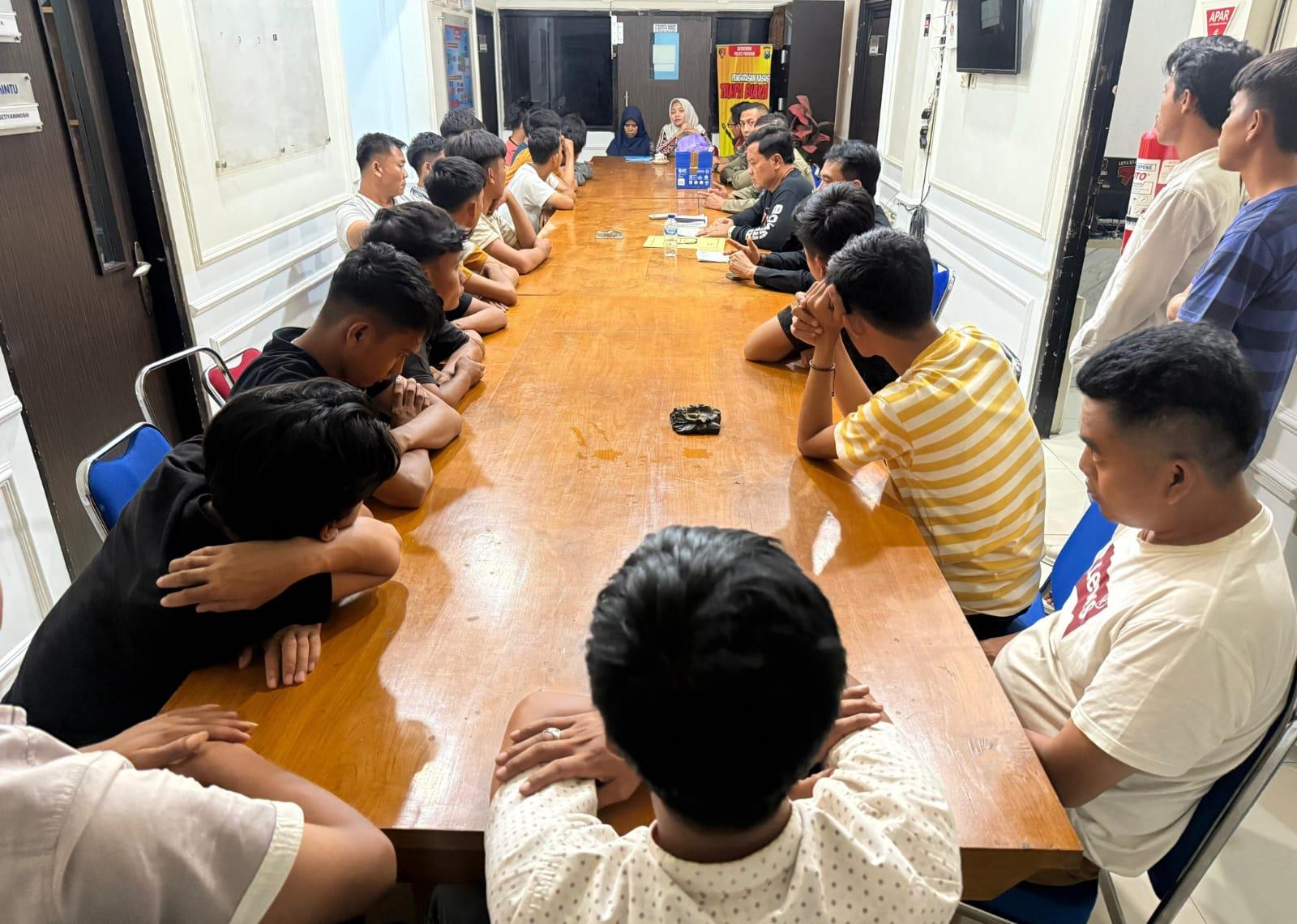 judi-yayasan-yatim-piatu.jpg
