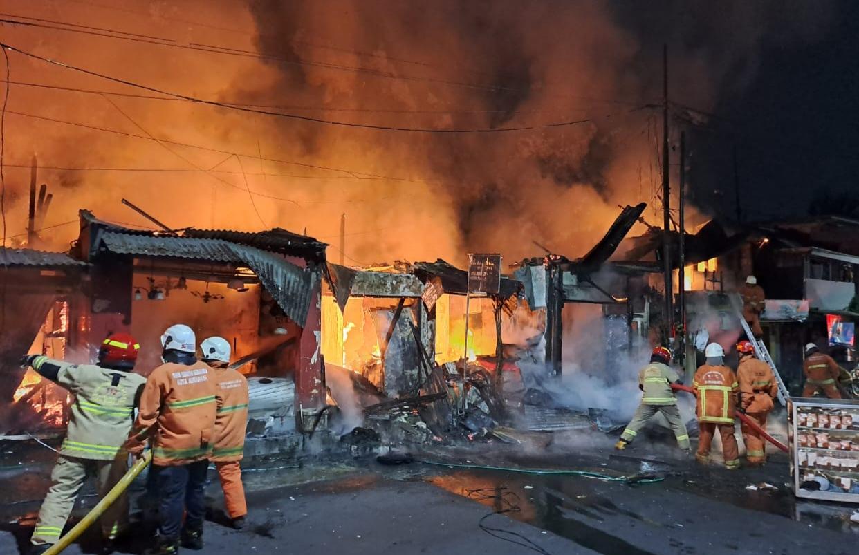 kebakaran-ruko-Surabaya.jpg