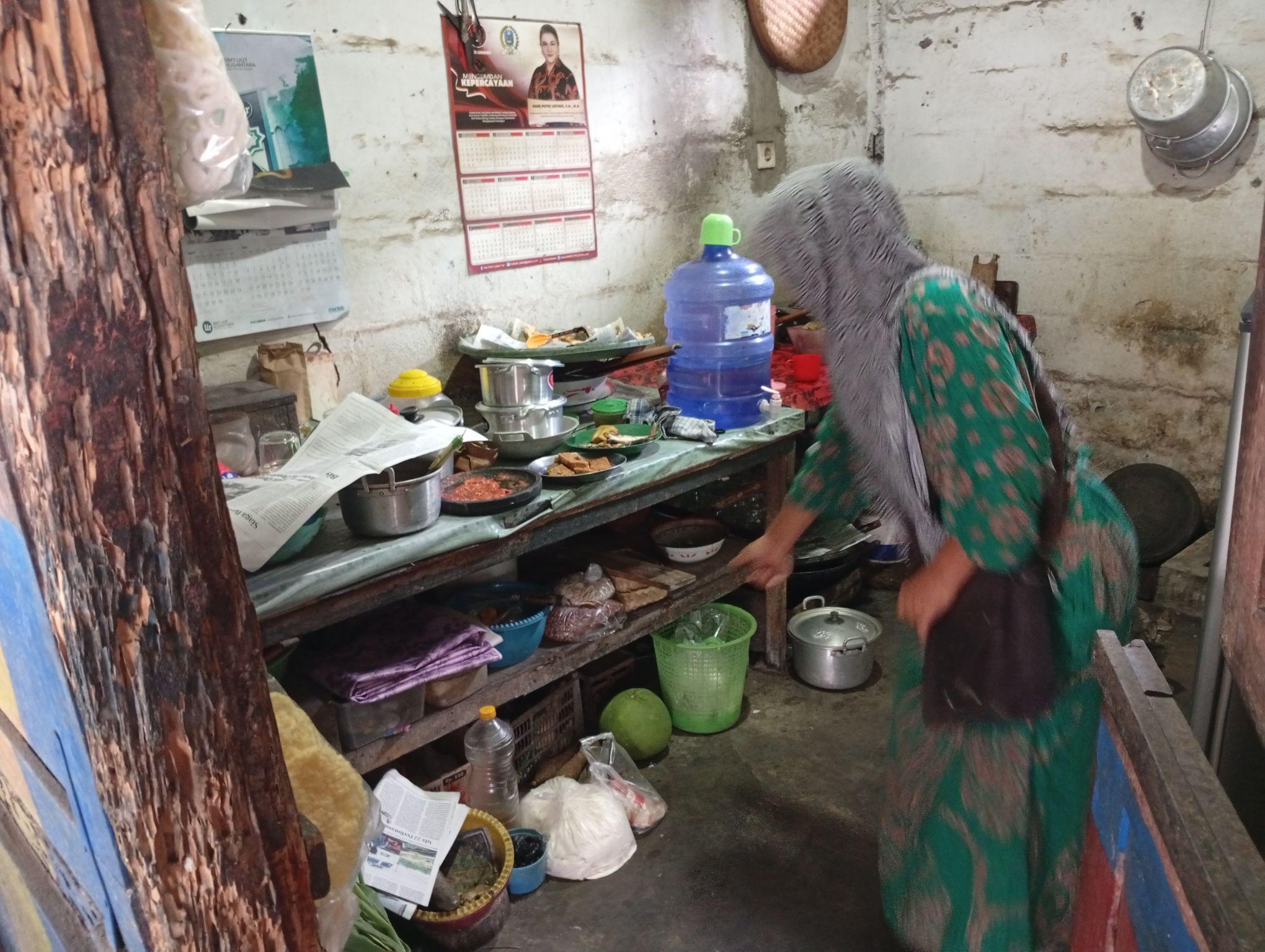 Maling Gasak 7 Tabung Elpiji di Pasar Grati Lumajang Saat Siang Hari