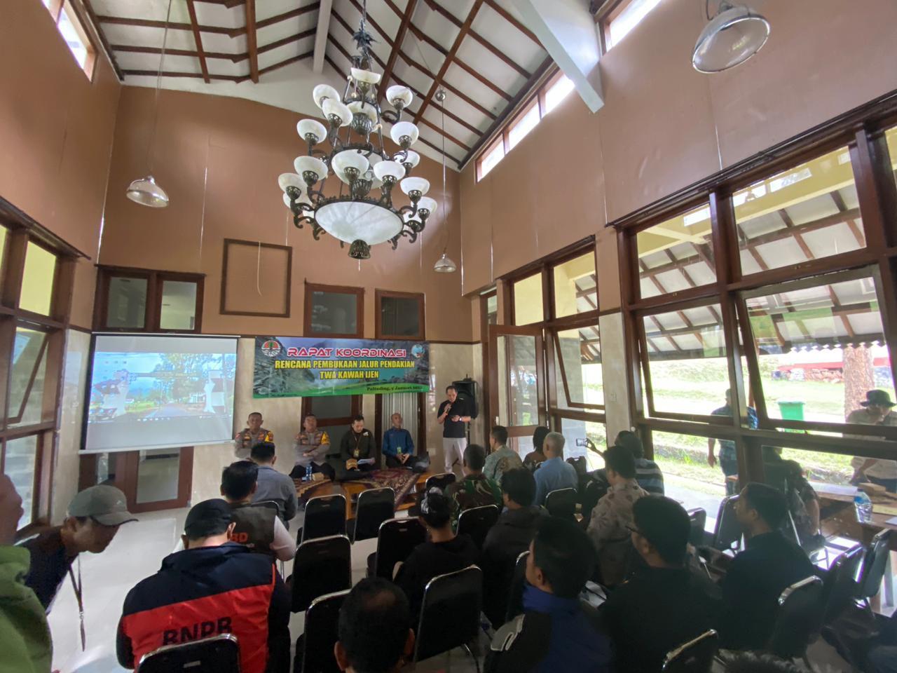 Pengelola TWA Kawah Ijen Sediakan Posko Kesehatan untuk Pendaki