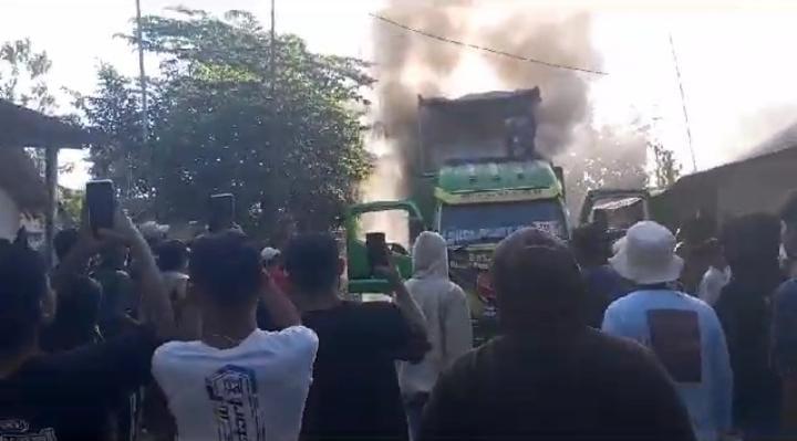 soundsystem-terbakar-di-karnaval.jpg