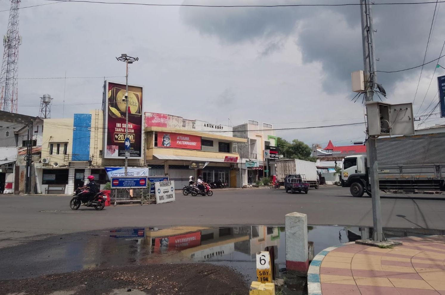Tiga Hari Traffic Light di Perempatan Alun-alun Situbondo Padam 