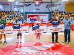 Awarding-para-pemenang-DBL-Most-Favorite-Jember-2025-di-GOR-Garuda-Jember-Selasa-7102025.jpg