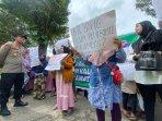 Demo-petani-Kecamatan-ijen.jpg