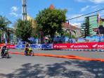 Dua-orang-Pembalap-sedang-adu-skill-kecepatan-dalam-ajang-Bondowoso-Road-Race-Dandim-Cup-2025.jpg