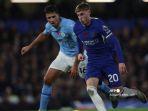 Gelandang-Chelsea-Cole-Palmer-kanan-berlari-melewati-pertahanan-Manchester-City.jpg