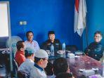 Hendy-Siswanto-saat-datang-di-kantor-DPD-Perindo-Jember-di-masa-Kampanye-Pilkada.jpg