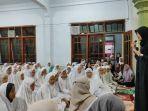 Ipuk-Fiestiandani-bersilaturahmi-ke-Pondok-Pesantren-Darussalam.jpg