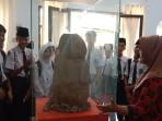 JADI-MUSEUM-Sejumlah-siswa-saat-mengunjungi-Pusat-Informasi-Megalitikum-PIM.jpg