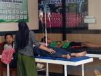 KHAWATIR-Sejumlah-orang-tua-siswa-SMPN-1-Boyolangu.jpg