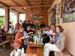 KOPI-GOMBENGSARI-Menteri-Sosial-dan-luhut-ngopi-di-gombeng.jpg