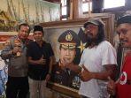 Kapolda-Jatim-Irjen-Toni-Harmanto-menyambangi-para-perupa-Banyuwangi.jpg