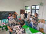 Ketua-Bawaslu-meninjau-pelaksanaan-pemungutan-suara.jpg