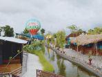 Laris-Zoo-Jember.jpg